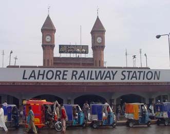 LAHORe_railway_station_outdoor